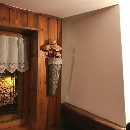 Kenne, A 200m Dagli Impianti Monterosaski Apartamento