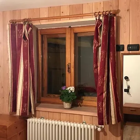 Kenne, A 200m Dagli Impianti Monterosaski Apartamento