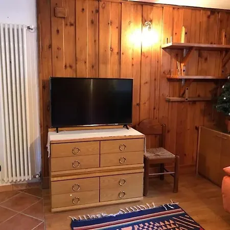 Kenne, A 200m Dagli Impianti Monterosaski Камполук